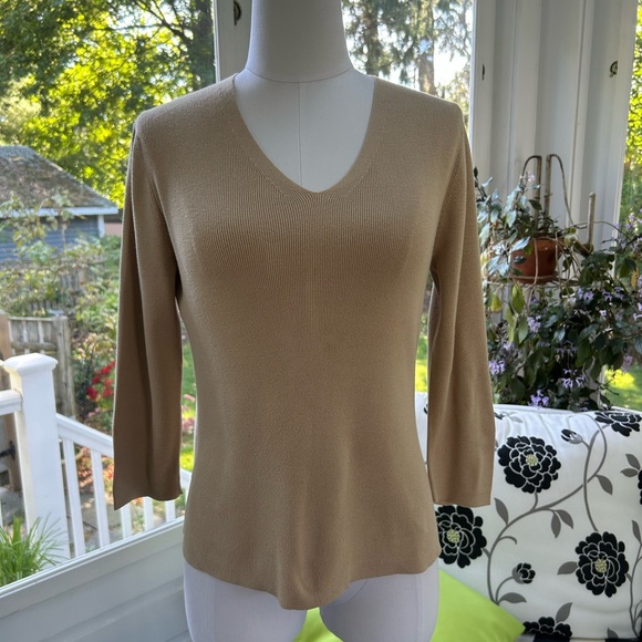 Ann Taylor LOFT Sweaters - Vintage Ann Taylor LOFT Tan 3/4-Length Sleeve V-Neck Sweater